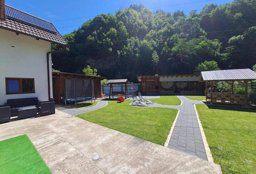 פנסיון Casa Ara