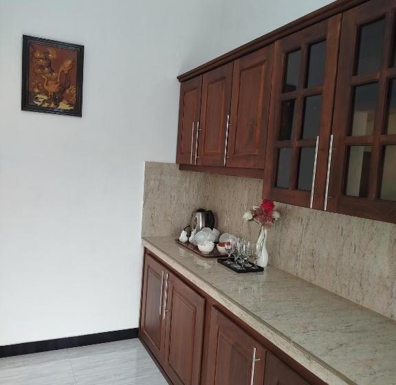 بنسيون White Palace