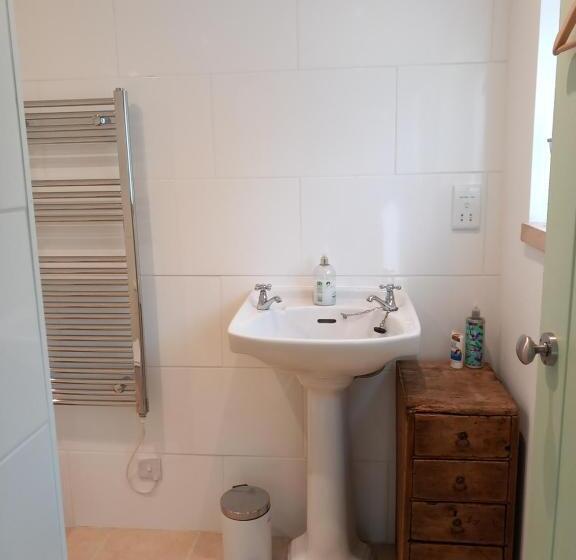 بنسيون Honey House