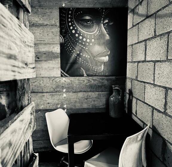 پانسیون Hostal Aventura