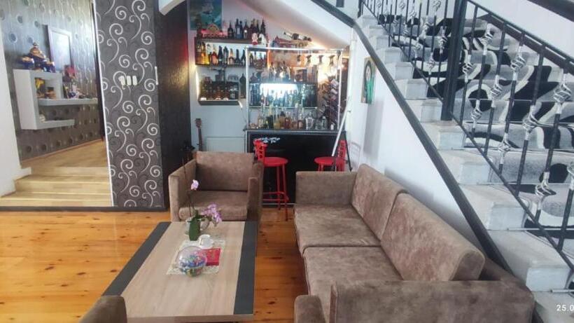 پانسیون Kuki House