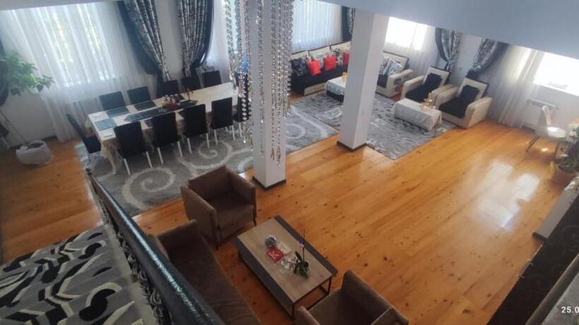 پانسیون Kuki House