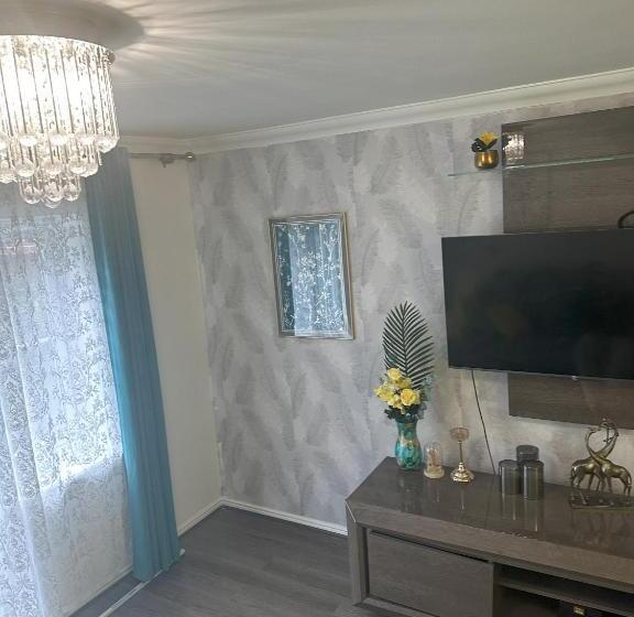 Пансион Lavish 3 Story House With Full Of Comfort