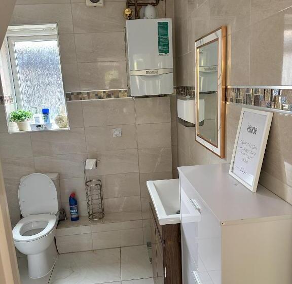 Пансион Lavish 3 Story House With Full Of Comfort