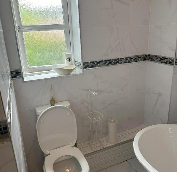 Пансион Lavish 3 Story House With Full Of Comfort