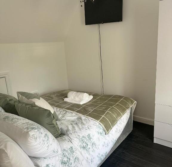 Пансион Lavish 3 Story House With Full Of Comfort