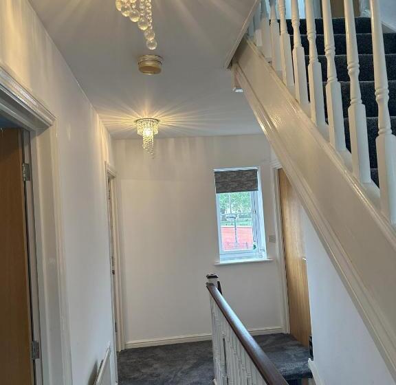 Пансион Lavish 3 Story House With Full Of Comfort