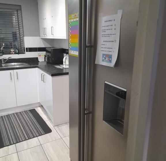 بنسيون Livingstone