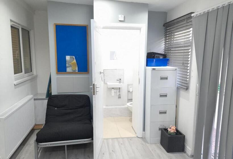 بنسيون Livingstone