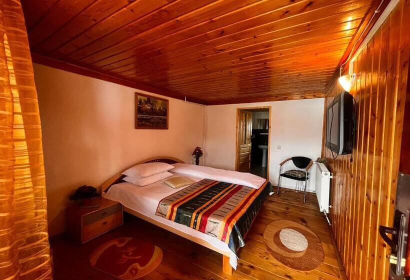 膳宿费 Maya & Elena