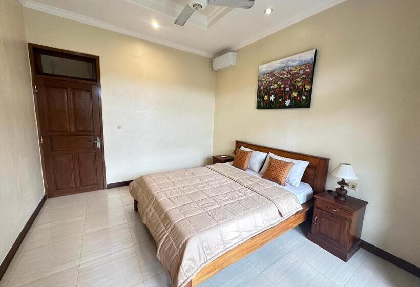 פנסיון Naeera Guest House