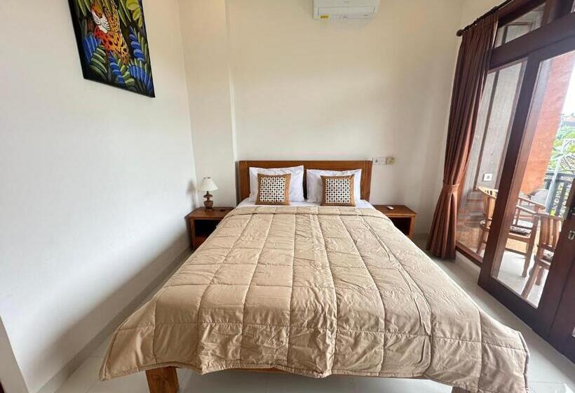 פנסיון Naeera Guest House