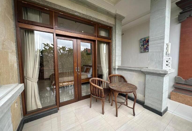 פנסיון Naeera Guest House