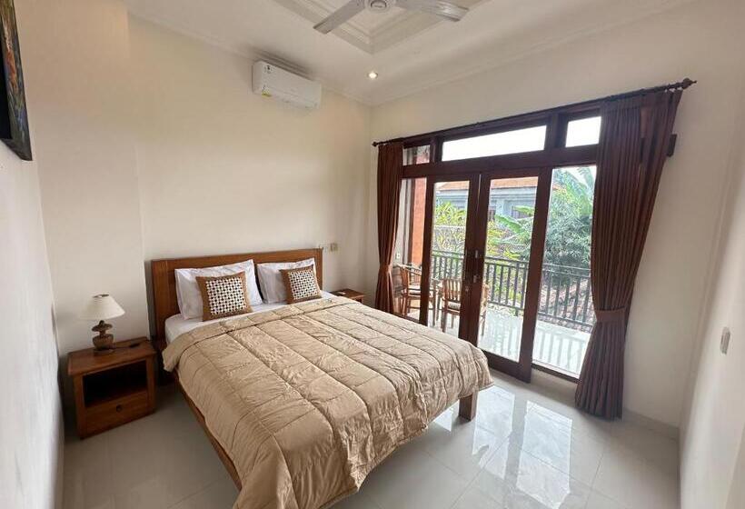 פנסיון Naeera Guest House