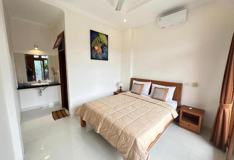 פנסיון Naeera Guest House