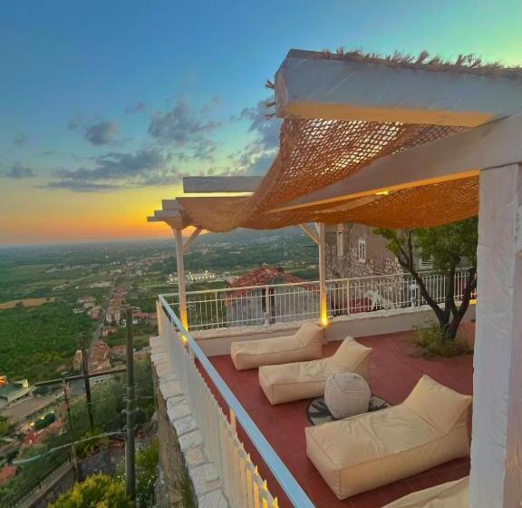 פנסיון Oikos Guesthouse & Rooftop