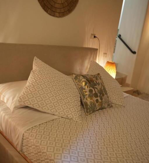 פנסיון Oikos Guesthouse & Rooftop