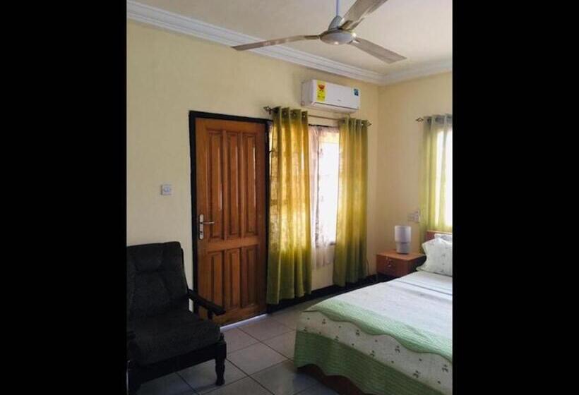 ペンション Room In Bb   Single Room With Balcony