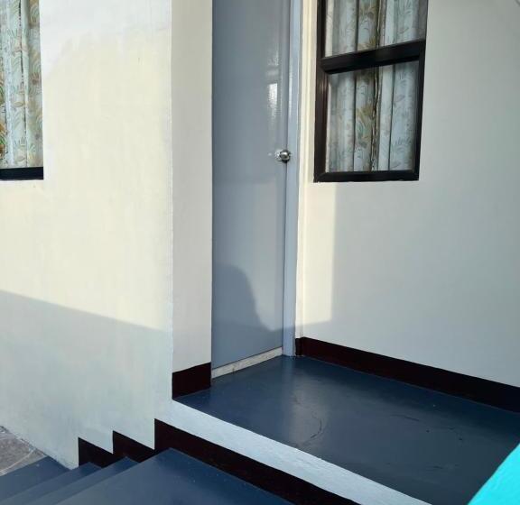 پانسیون Shiels Place Right Beside Enchanted Kingdom