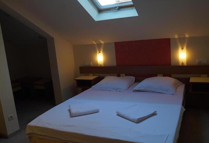 펜션 Vila Rosa Maria