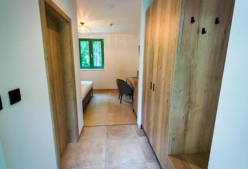 リゾートホテル Púšť Rekreačné Stredisko