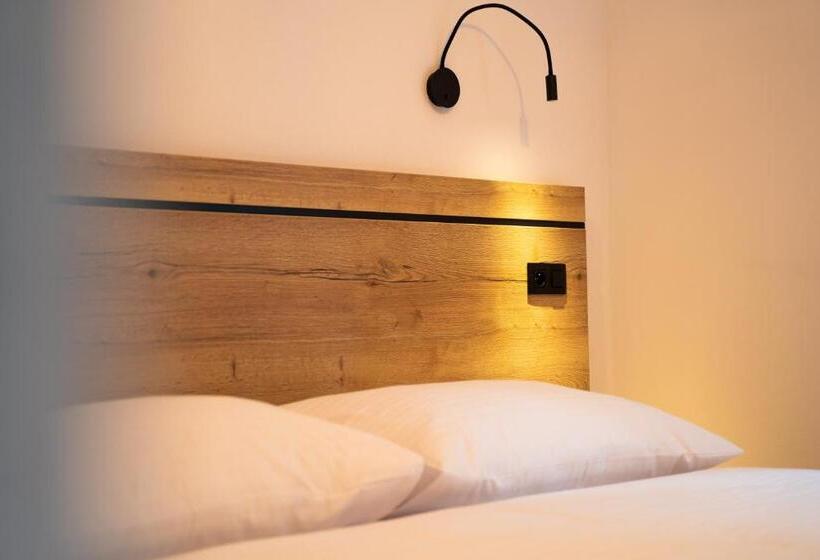 リゾートホテル Púšť Rekreačné Stredisko