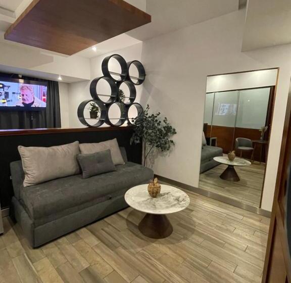 Suite 504 Hotel Sonata