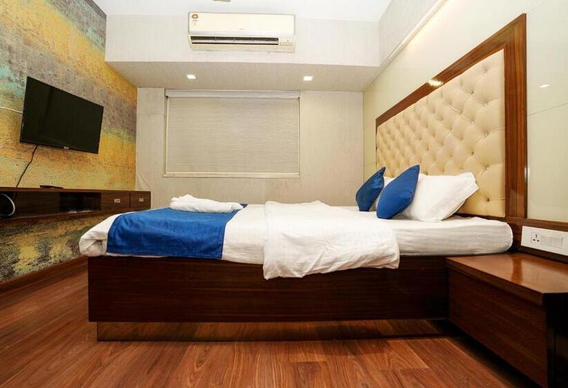 Zenith Homes   Powai Suites