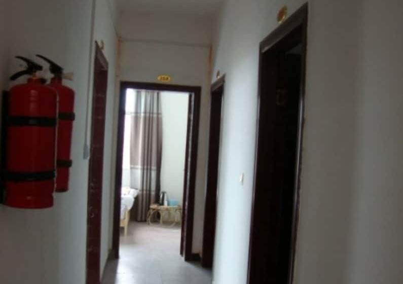 הוסטל Belinda Backpackers Guesthouse