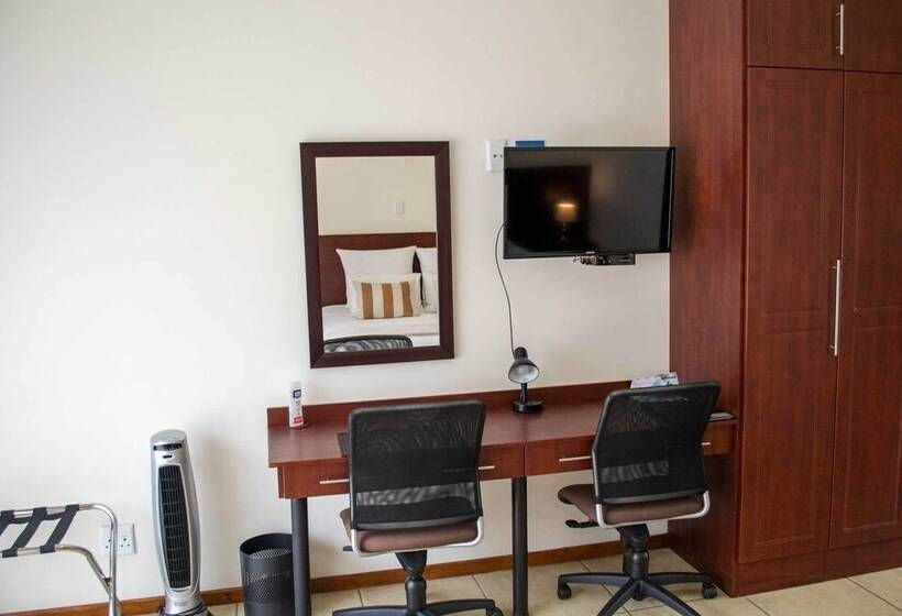 تختخواب و صبحانه Amohela Guesthouse