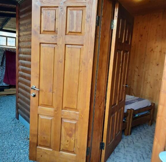 تختخواب و صبحانه Krym