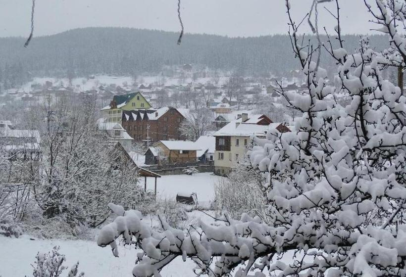 تختخواب و صبحانه Krym