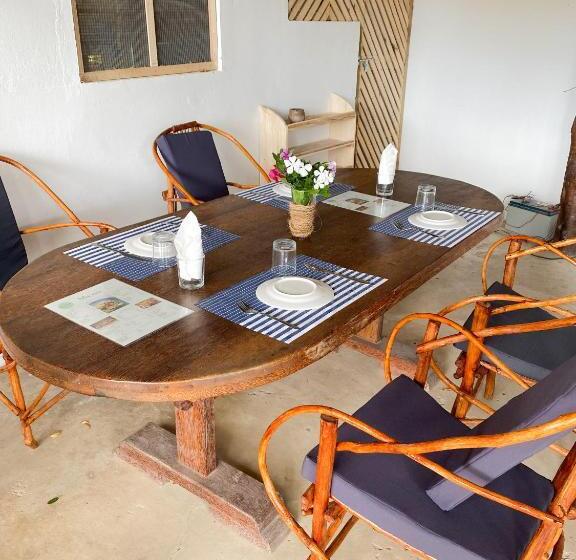 تختخواب و صبحانه Lighthouse Guesthouse