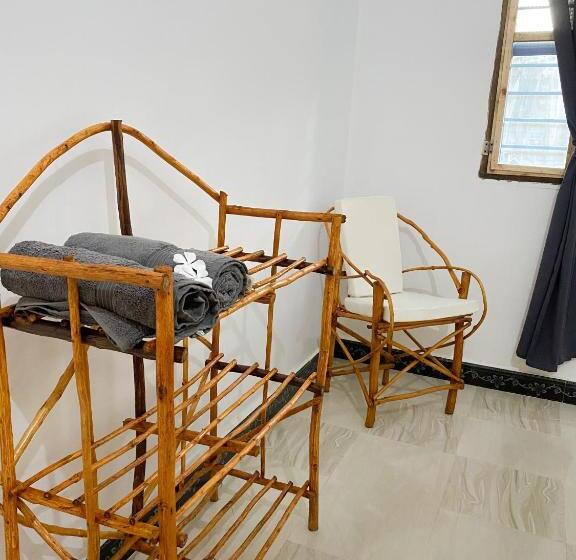 تختخواب و صبحانه Lighthouse Guesthouse