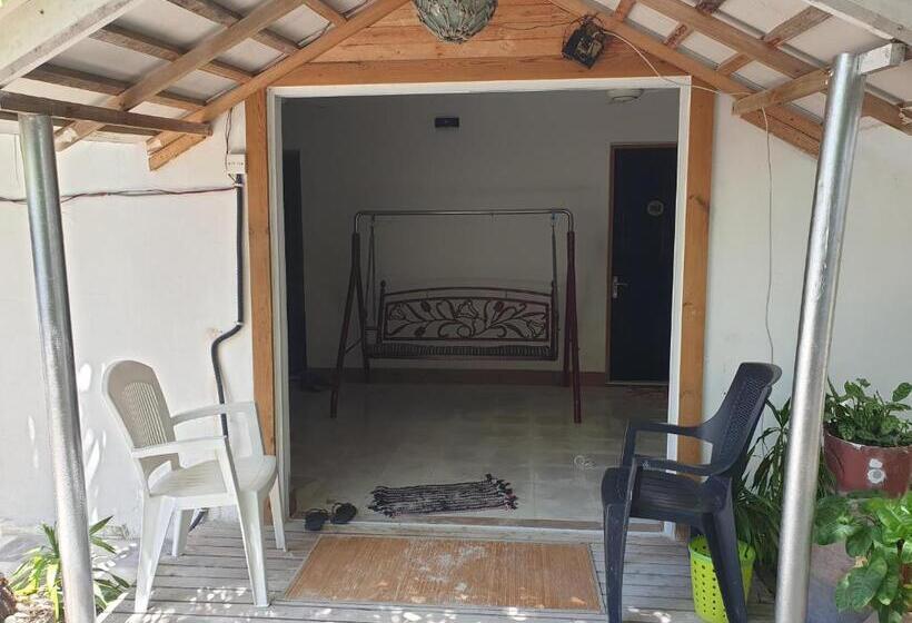 تختخواب و صبحانه Maafushi View