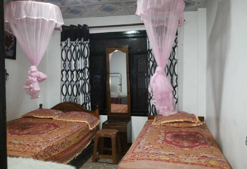 Bed and Breakfast White Home