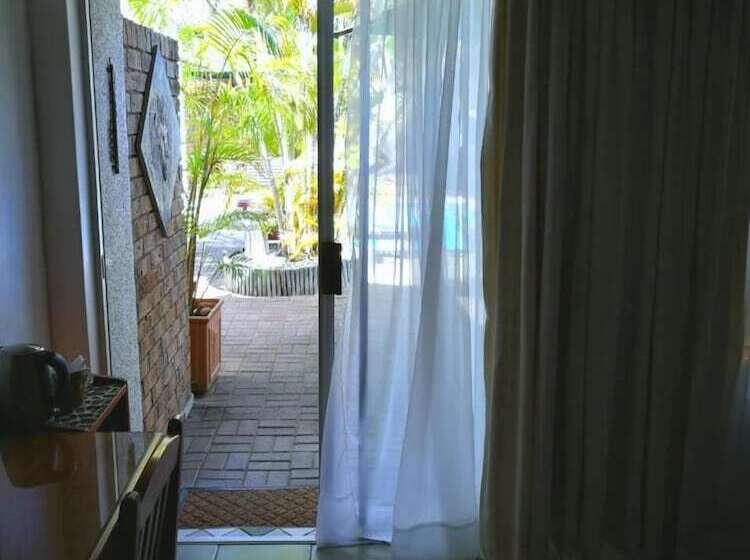 Bhangazi Lodge Bed & Breakfast