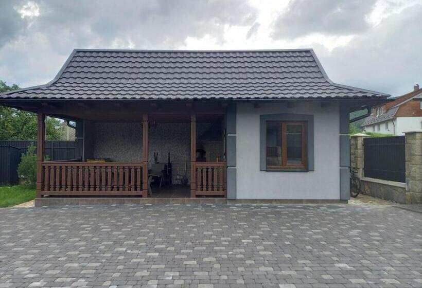 Otel гуцульська хата