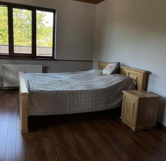 Hotel гуцульська хата