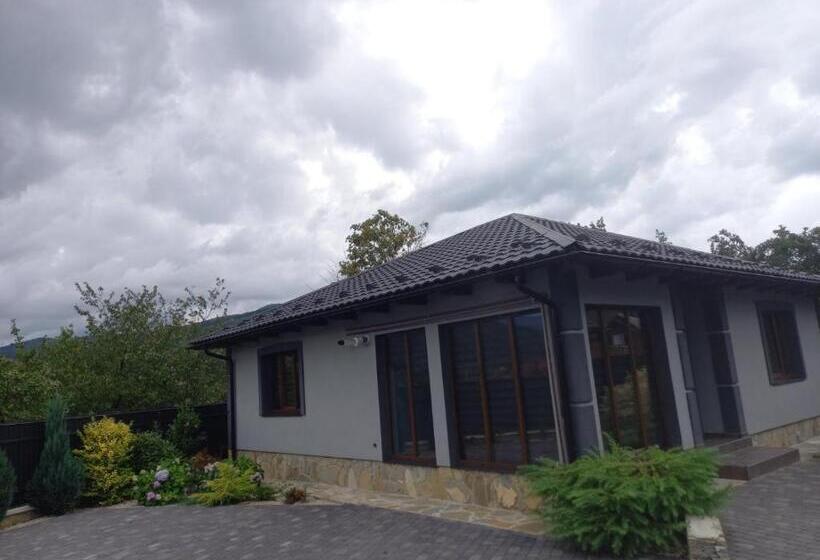 Hotel гуцульська хата