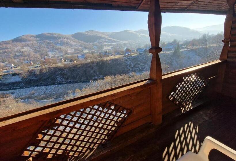 Hotel гуцульська хата