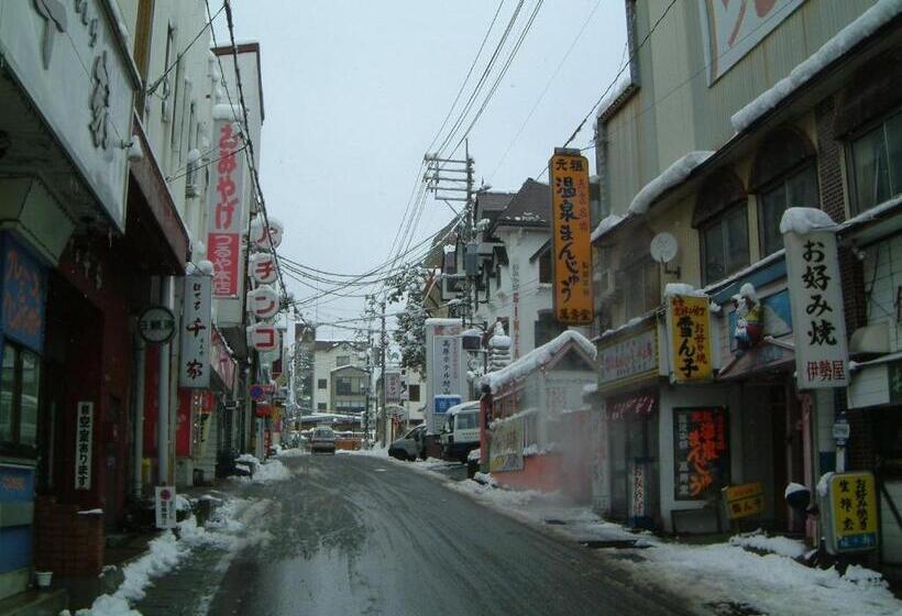 בית מלון כפרי Akakura Wakui