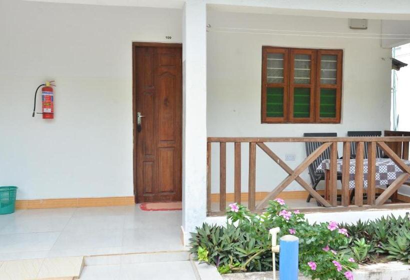 בית מלון כפרי Bagamoyo Spice Villa