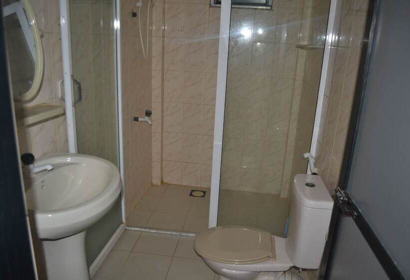 Green Grass Hotel & Restaurant