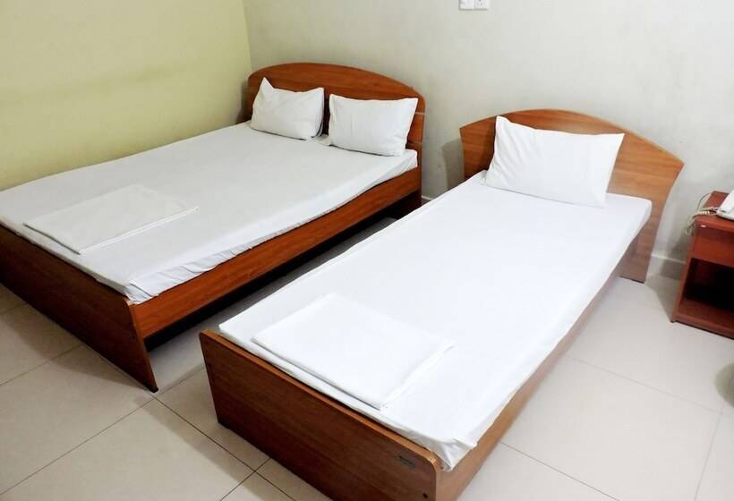 Green Grass Hotel & Restaurant