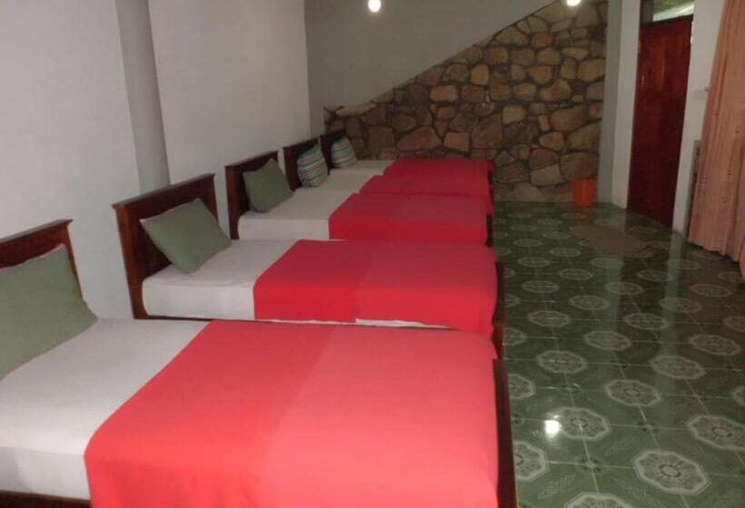 فندق Green Valley Holiday Resort