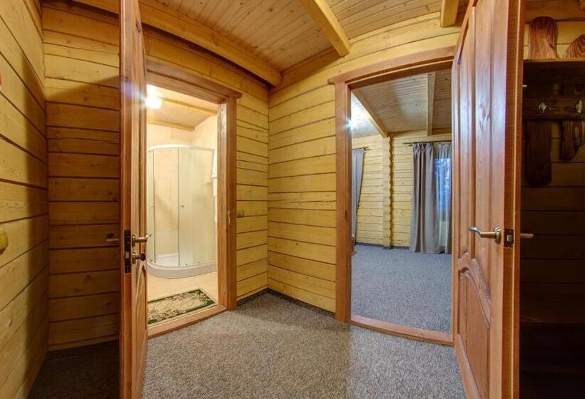 هتل Karpatski Dzherela