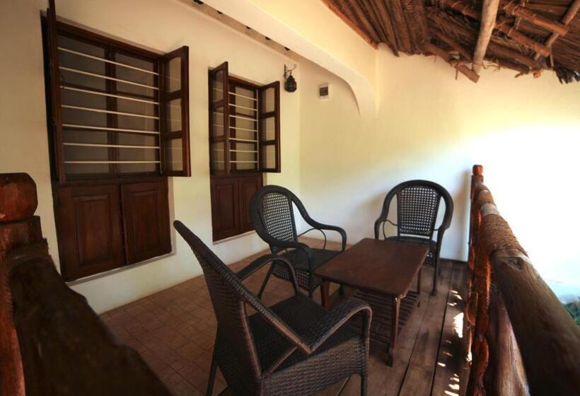فندق Langi Langi Beach Bungalows
