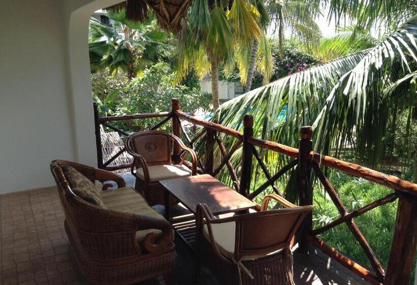 فندق Langi Langi Beach Bungalows