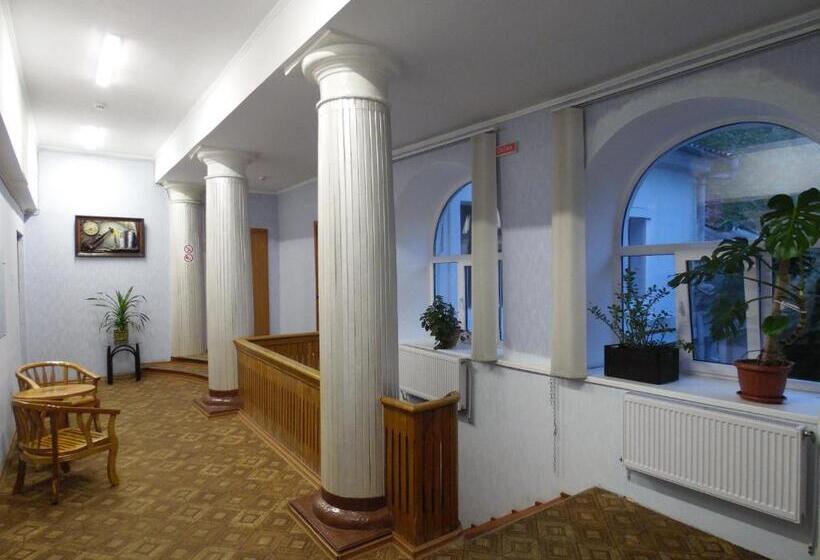 هتل Na Admirala Makarova